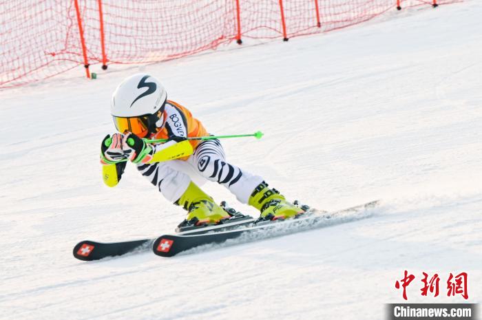 天津站收官：明日之星公开赛成为中国青少年滑