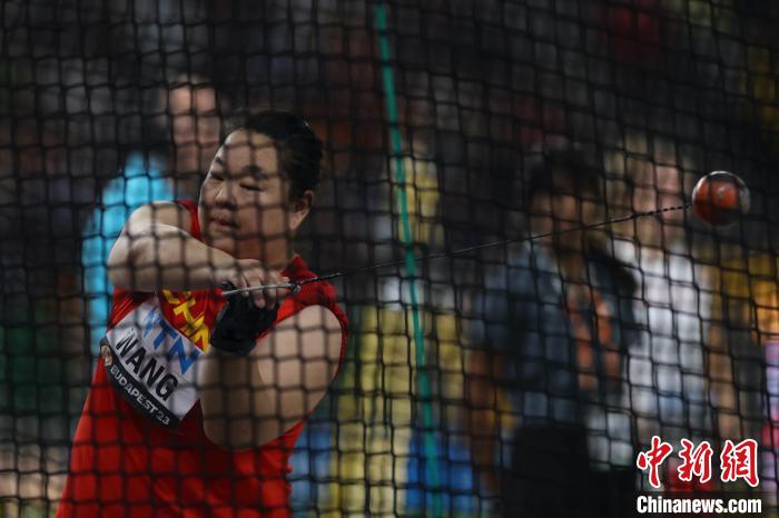 王峥世锦赛第八名：复出首秀虽未夺牌仍展笑颜