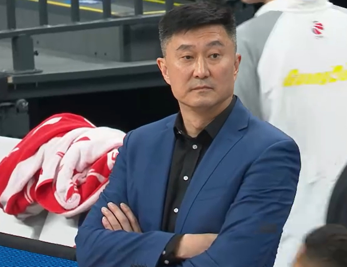 广东队力克江苏队杜锋力挺张皓嘉记者痛批其天