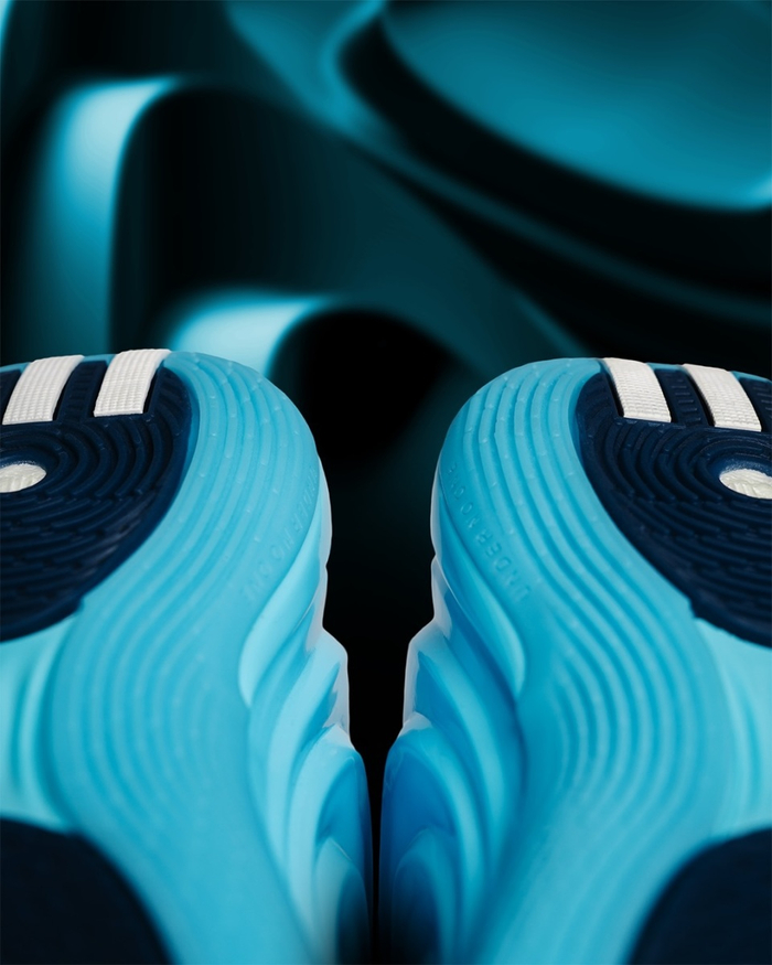 哈登晒季后赛限定球鞋 纪录延续至第17次