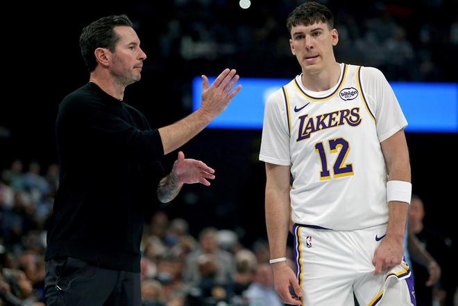 湖人轻取火箭杜兰特复出难挽颓势 系列赛2-0占优