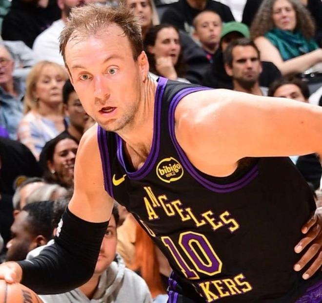 湖人轻取火箭杜兰特复出难挽颓势 系列赛2-0占优