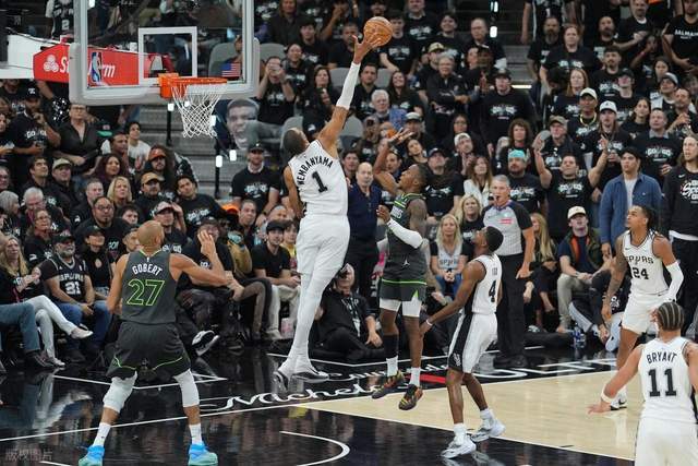 马刺主场133-95大胜森林狼系列赛扳成1-1平